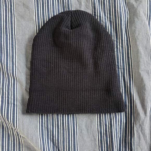 Shield Apparel Ribbed Knit Beanie - Picture 3 of 9